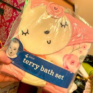 Cute Gerber bath set